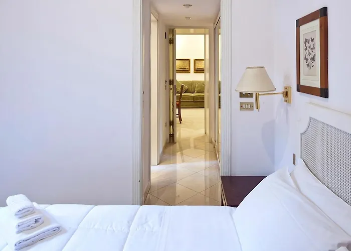 Close To The Pantheon Apartman